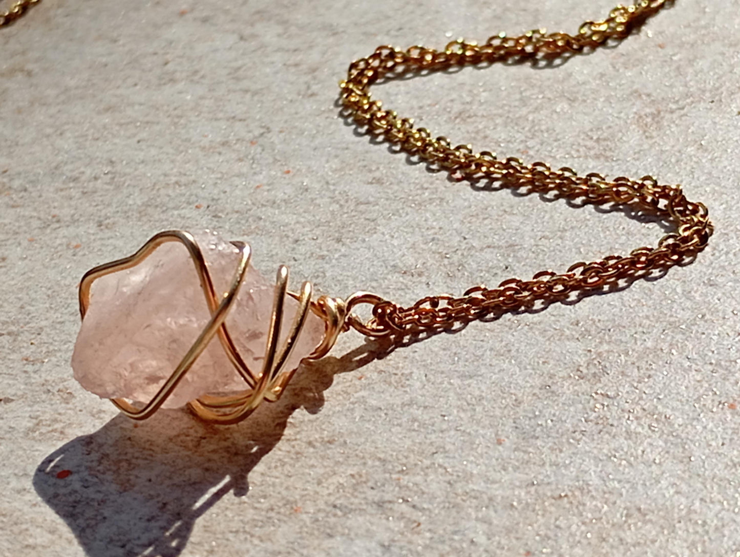 Raw rose quartz pendant Necklace, Healing protection Crystal Pendant, Tiny dainty gorgeous bohemian elegant handmade gemstone jewelry