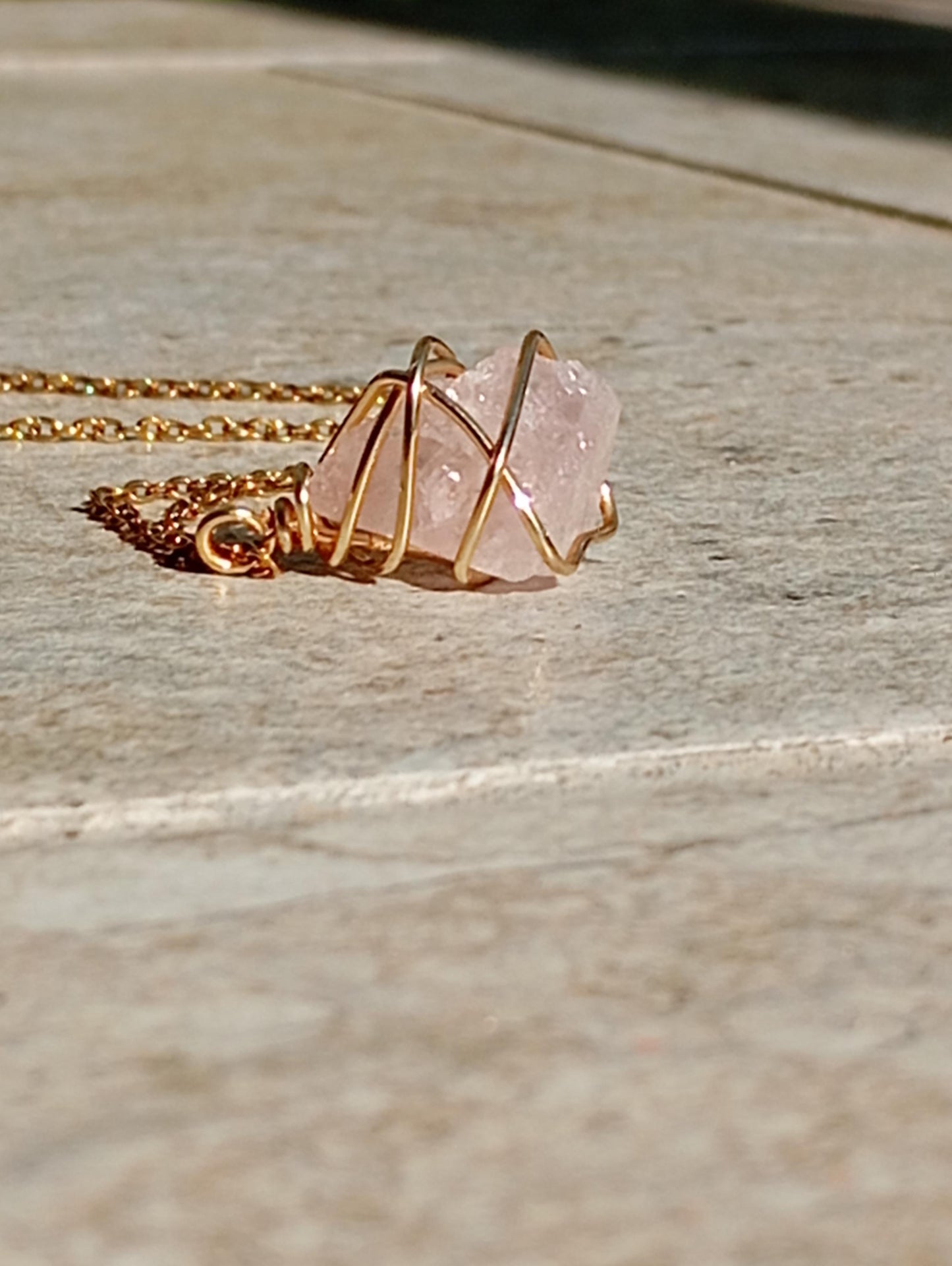 Raw rose quartz pendant Necklace, Healing protection Crystal Pendant, Tiny dainty gorgeous bohemian elegant handmade gemstone jewelry