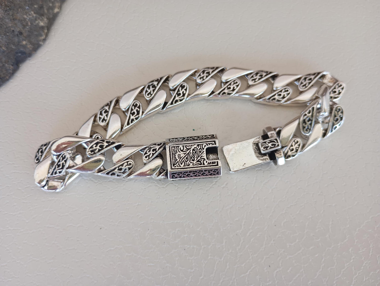 Engraved Stainless Steel Bracelet for Men, Silver Chain with Ornate Clasp, 20cm Viking-Style Link Bracelet – Unique Gift for Him