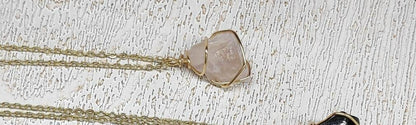 Raw rose quartz pendant Necklace, Healing protection Crystal Pendant, Tiny dainty gorgeous bohemian elegant handmade gemstone jewelry