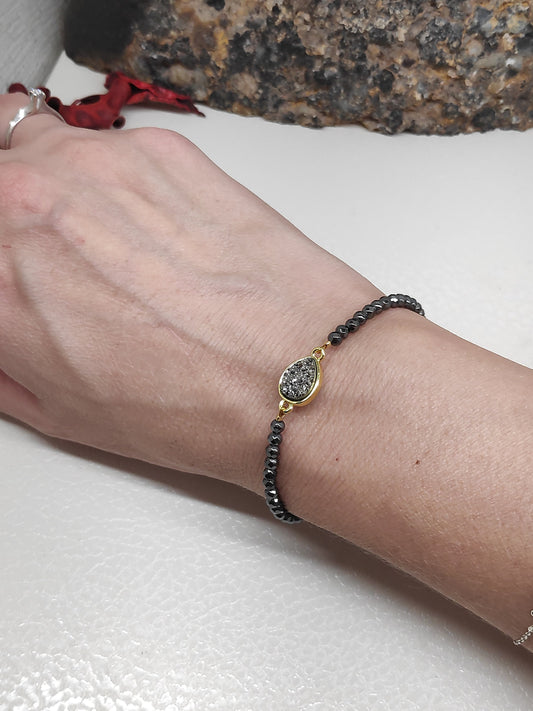 Hematite Bracelet, Faceted Hematite beaded bracelet, Healing Stone Charm Bracelet, Grounding bracelet , Protection Bracelet Gemstone