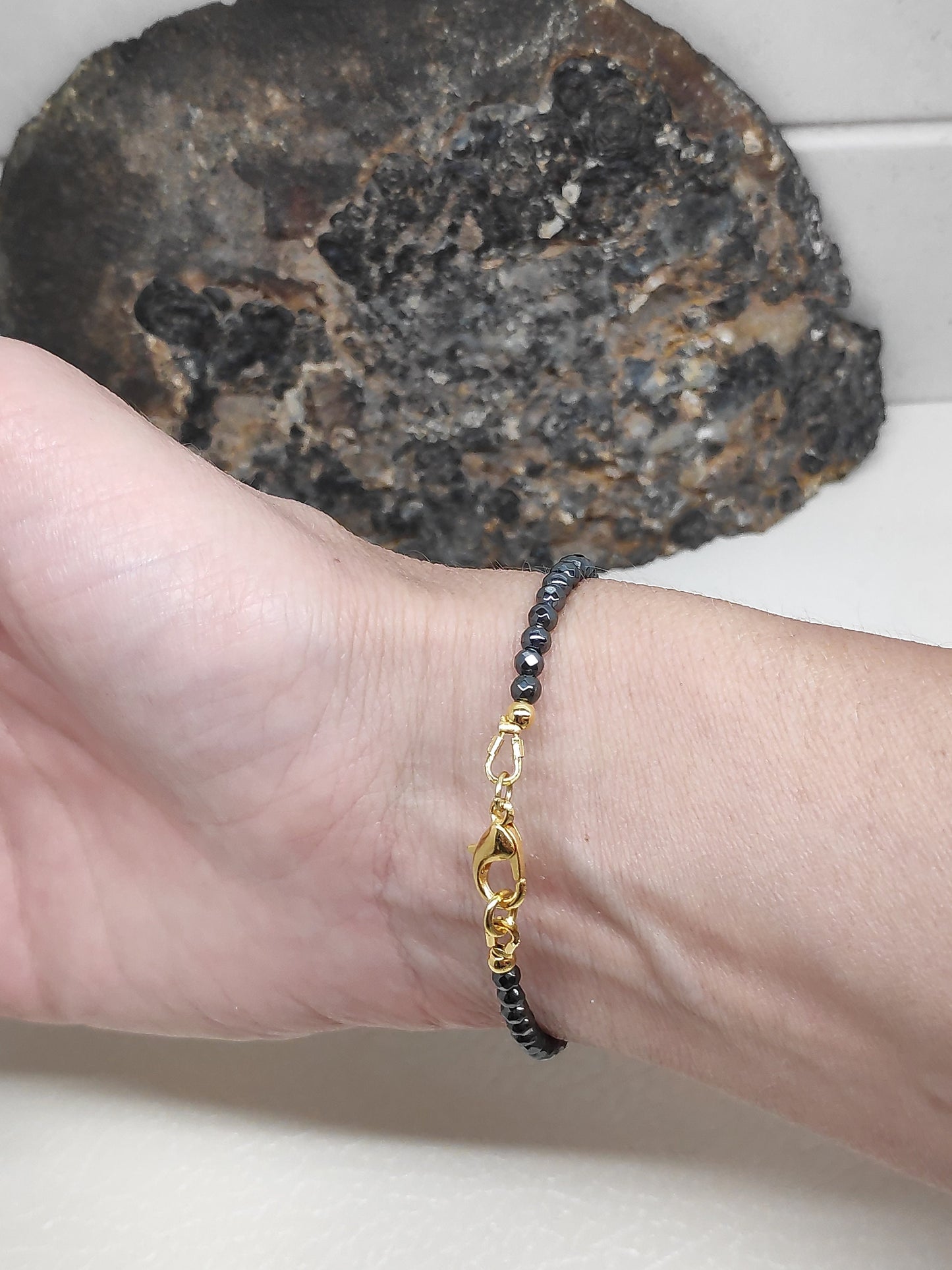Hematite Bracelet, Faceted Hematite beaded bracelet, Healing Stone Charm Bracelet, Grounding bracelet , Protection Bracelet Gemstone