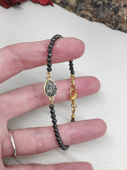 Hematite Bracelet, Faceted Hematite beaded bracelet, Healing Stone Charm Bracelet, Grounding bracelet , Protection Bracelet Gemstone