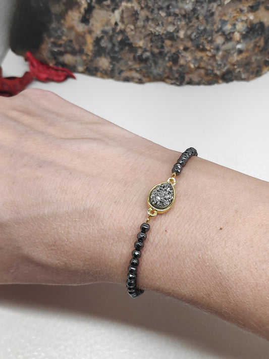 Hematite Bracelet, Faceted Hematite beaded bracelet, Healing Stone Charm Bracelet, Grounding bracelet , Protection Bracelet Gemstone