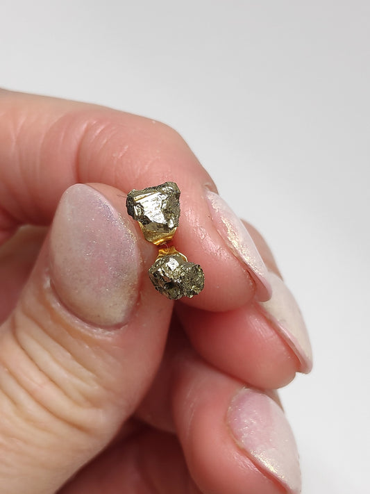 Raw Pyrite Stud Earrings, Healing earrings, Iron Pyrite Crystals earrings, tiny pyrite earrings, handmade dainty earrings, gemstone