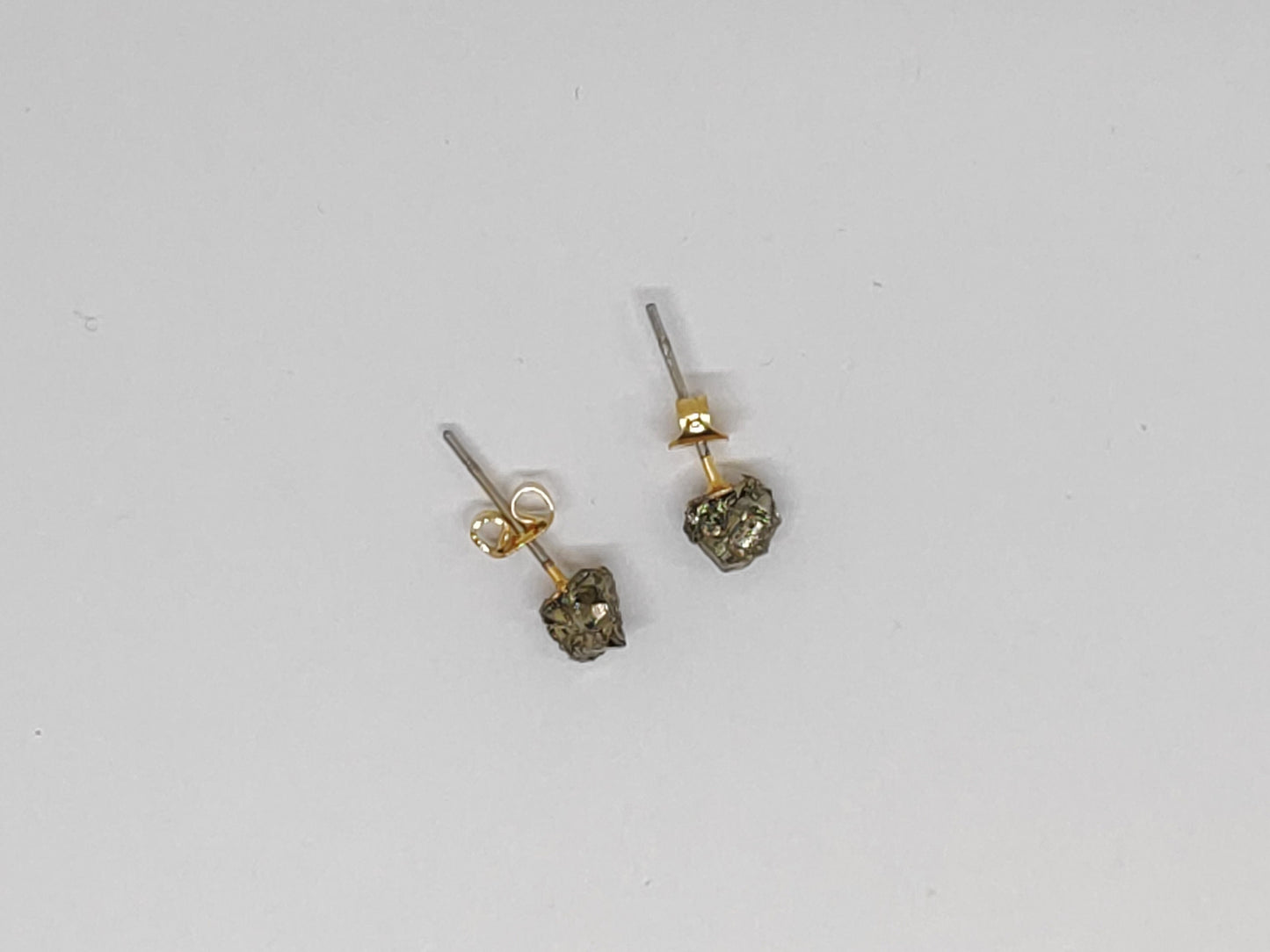 Raw Pyrite Stud Earrings, Healing earrings, Iron Pyrite Crystals earrings, tiny pyrite earrings, handmade dainty earrings, gemstone