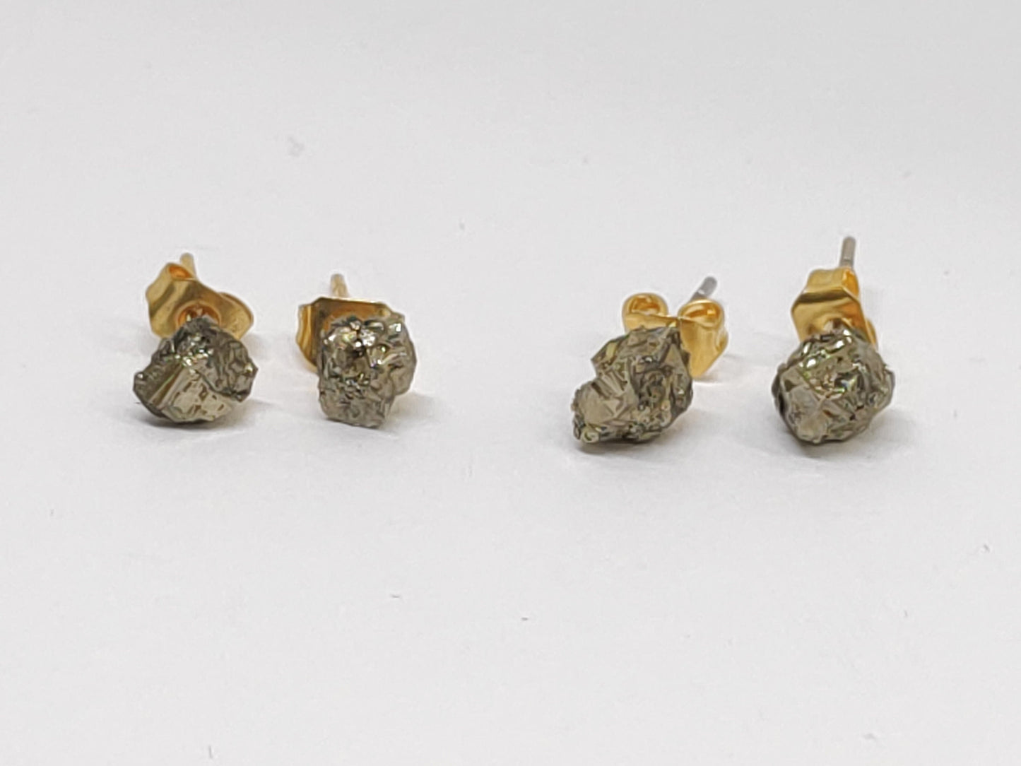 Raw Pyrite Stud Earrings, Healing earrings, Iron Pyrite Crystals earrings, tiny pyrite earrings, handmade dainty earrings, gemstone