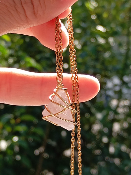 Raw rose quartz pendant Necklace, Healing protection Crystal Pendant, Tiny dainty gorgeous bohemian elegant handmade gemstone jewelry