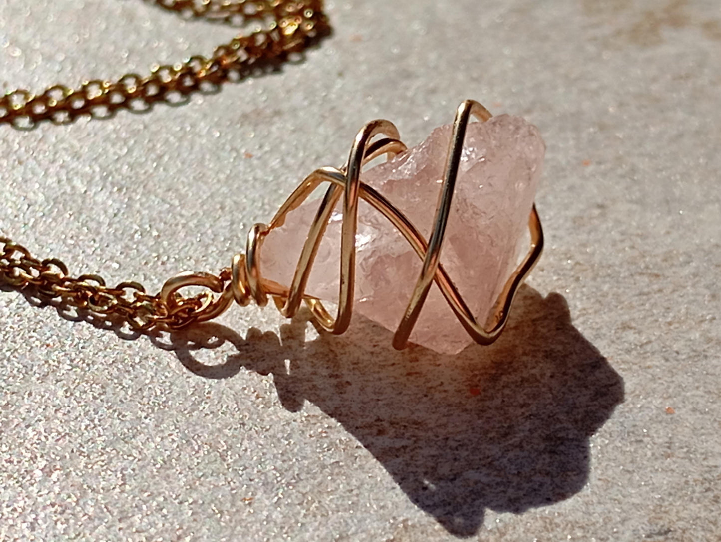 Raw rose quartz pendant Necklace, Healing protection Crystal Pendant, Tiny dainty gorgeous bohemian elegant handmade gemstone jewelry