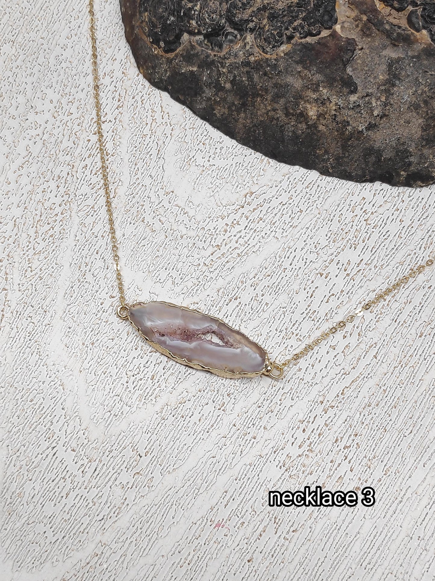 Raw Lace Agate slice Beautiful Geode, Druzy Pendant Necklace Healing, Gorgeous Elegant Dainty Necklace for women Gemstone