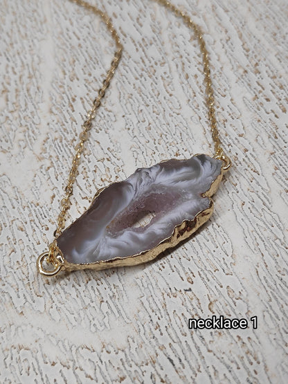 Raw Lace Agate slice Beautiful Geode, Druzy Pendant Necklace Healing, Gorgeous Elegant Dainty Necklace for women Gemstone
