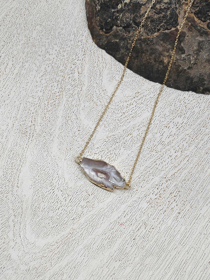 Raw Lace Agate slice Beautiful Geode, Druzy Pendant Necklace Healing, Gorgeous Elegant Dainty Necklace for women Gemstone