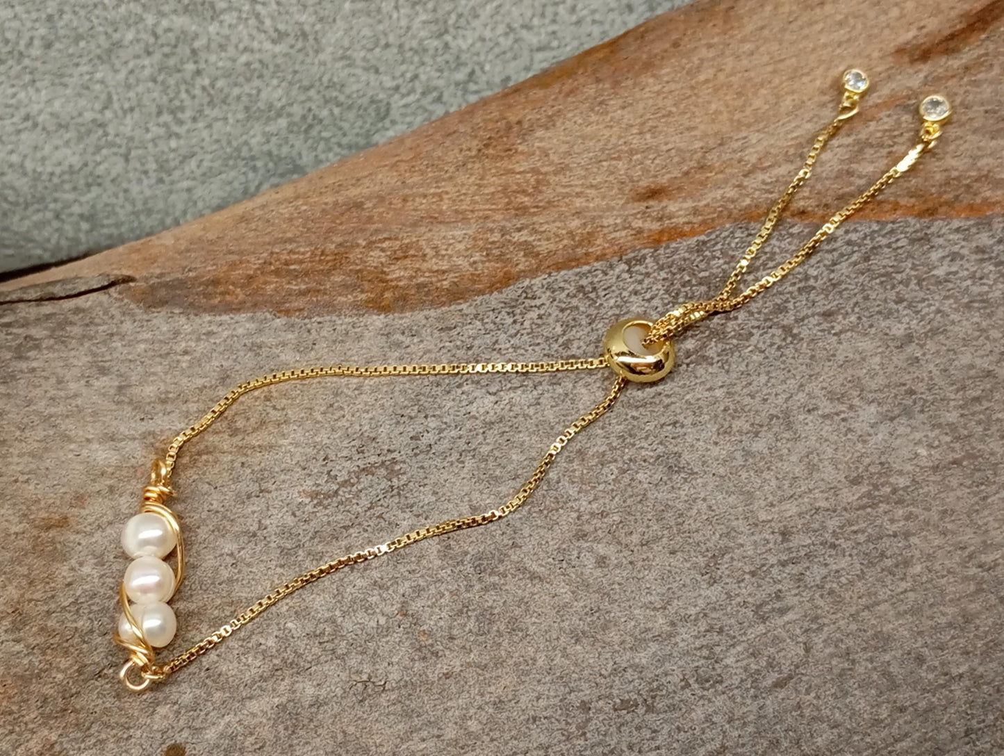 Three freshwater pearls Bracelet with wire wrap, adjustable bracelet, charm, party, wedding, exquisite , fashion, gift for girlfriend