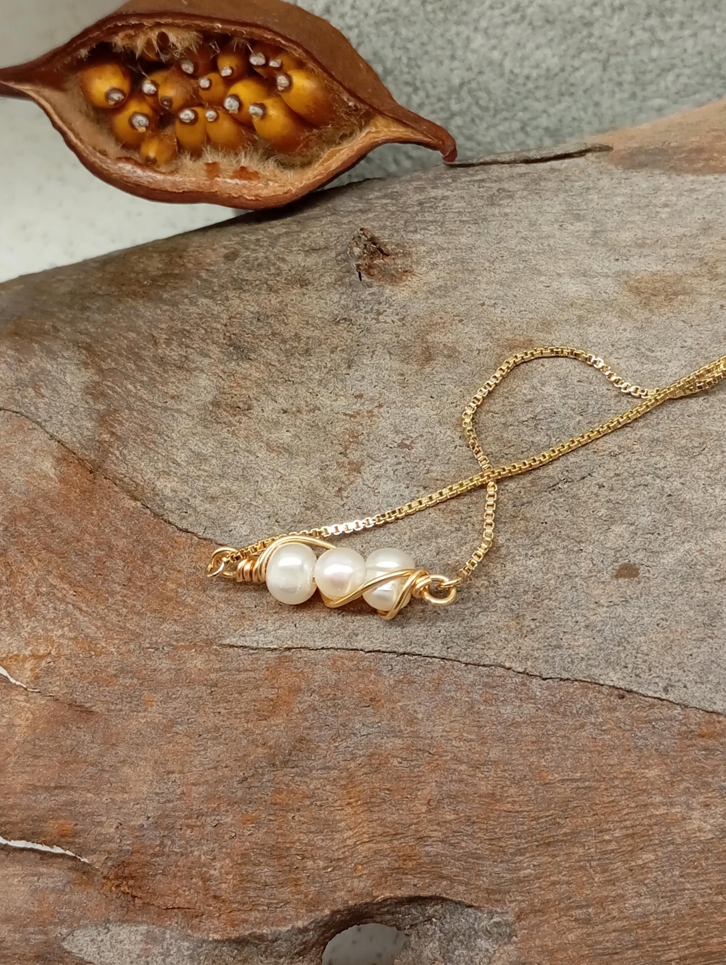 Three freshwater pearls Bracelet with wire wrap, adjustable bracelet, charm, party, wedding, exquisite , fashion, gift for girlfriend