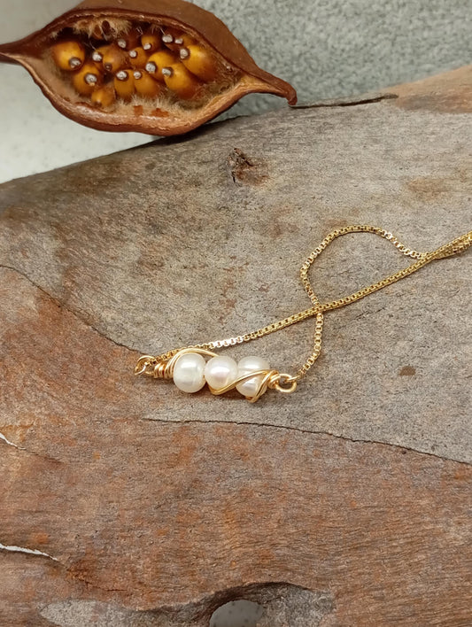Three freshwater pearls Bracelet with wire wrap, adjustable bracelet, charm, party, wedding, exquisite , fashion, gift for girlfriend