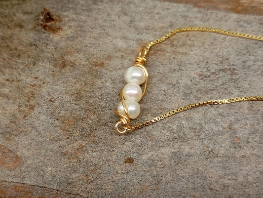 Three freshwater pearls Bracelet with wire wrap, adjustable bracelet, charm, party, wedding, exquisite , fashion, gift for girlfriend
