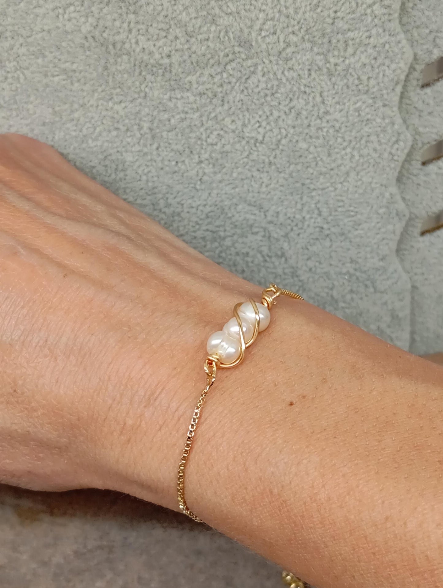 Three freshwater pearls Bracelet with wire wrap, adjustable bracelet, charm, party, wedding, exquisite , fashion, gift for girlfriend